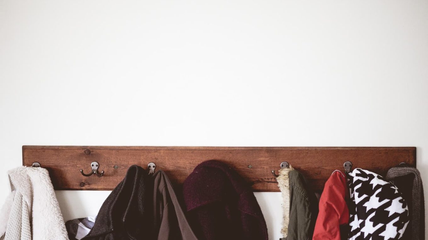 por qué hay que tener un perchero en casa